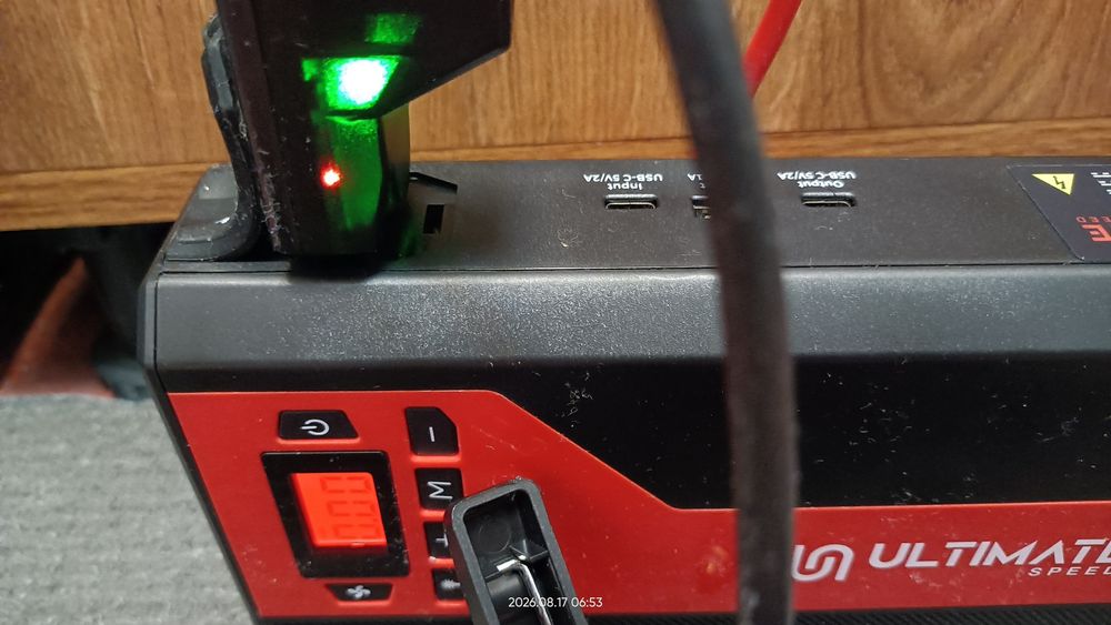 Robot de pornire AUTO, jump starter portabil cu compresor si powerbank