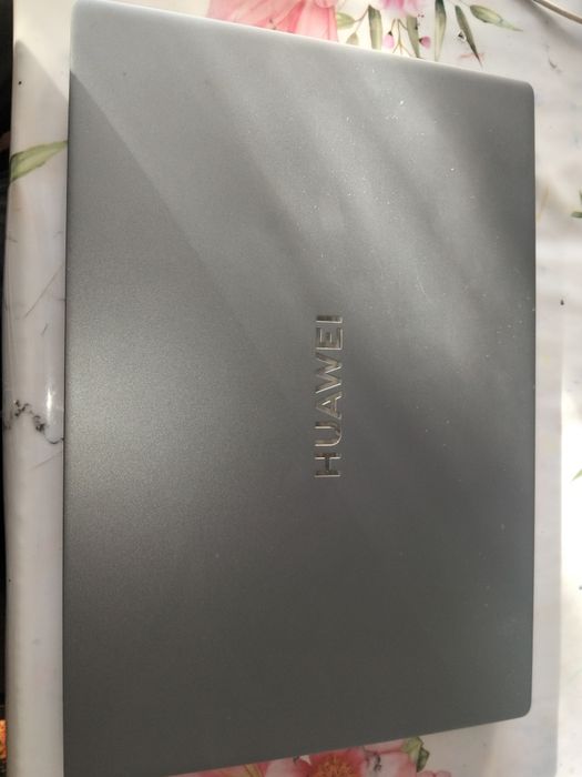 продам ноутбук HUAWEI MateBook D 16