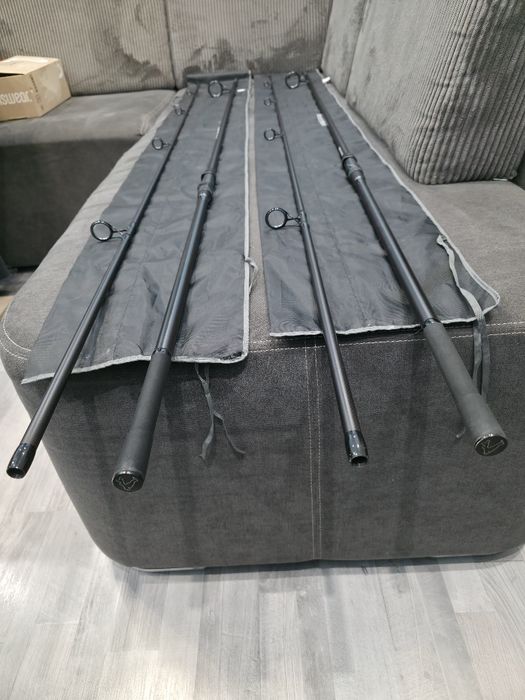 2бр Шаранджийски въдици Avid Exodus Pro 12ft 3.5lb и 2бр калъфи Nash.