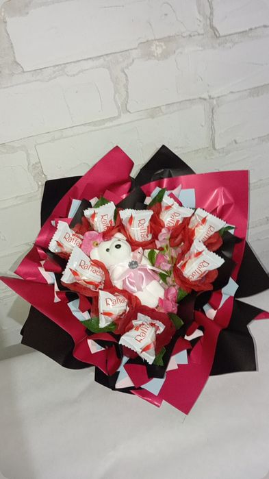 Цветы любимым. Сладкие букеты.