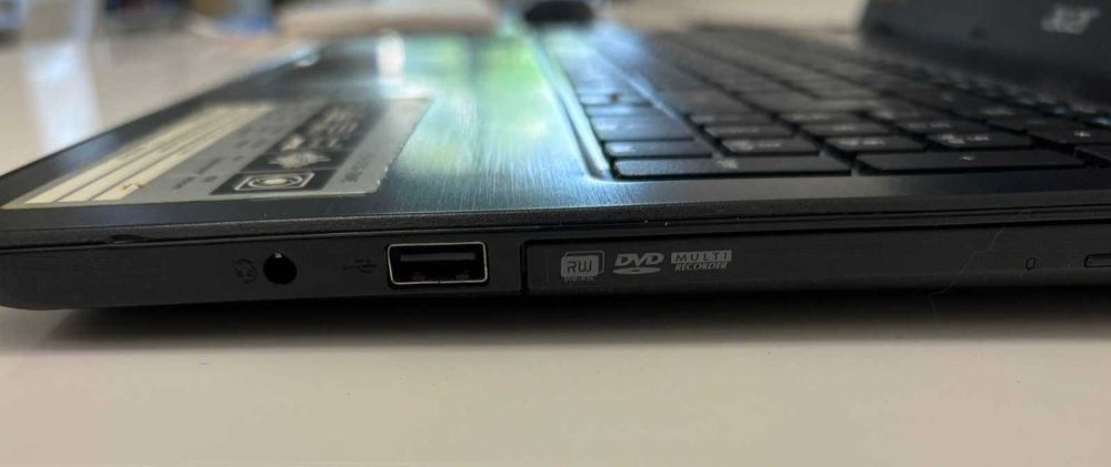 Лаптоп ACER Aspire F5-573G