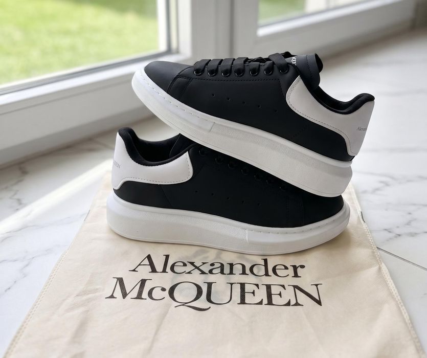 Adidasi Alexander Mcqueen Negru Alb - Full Box