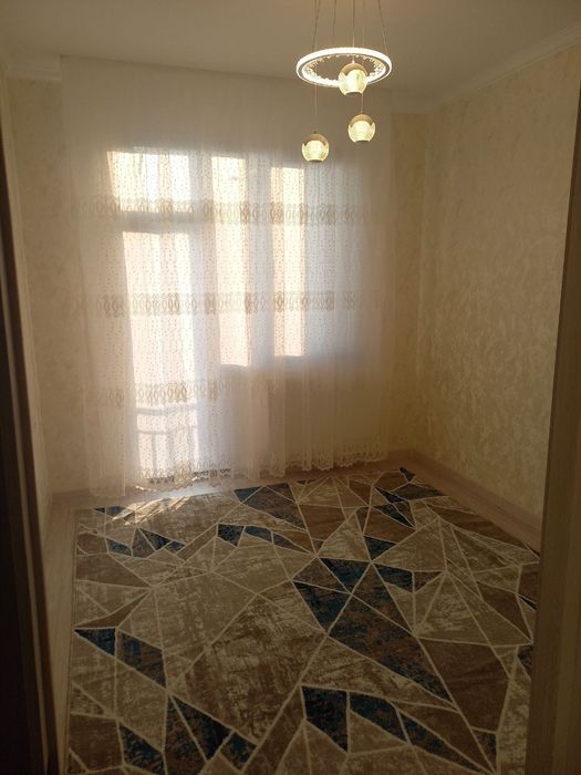 Srochna kvartira sotiladi Choshtepa 1 metro bekat