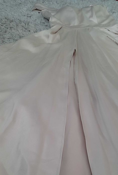 Rochie lungă cu crăpătură