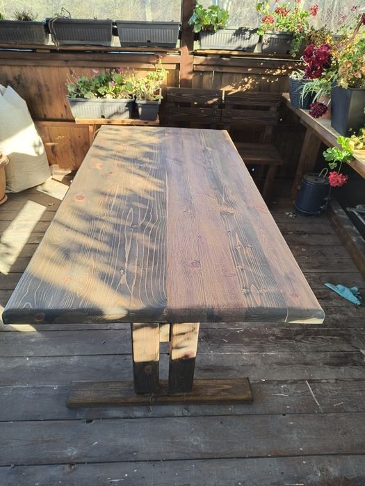 Продавам дървена маса