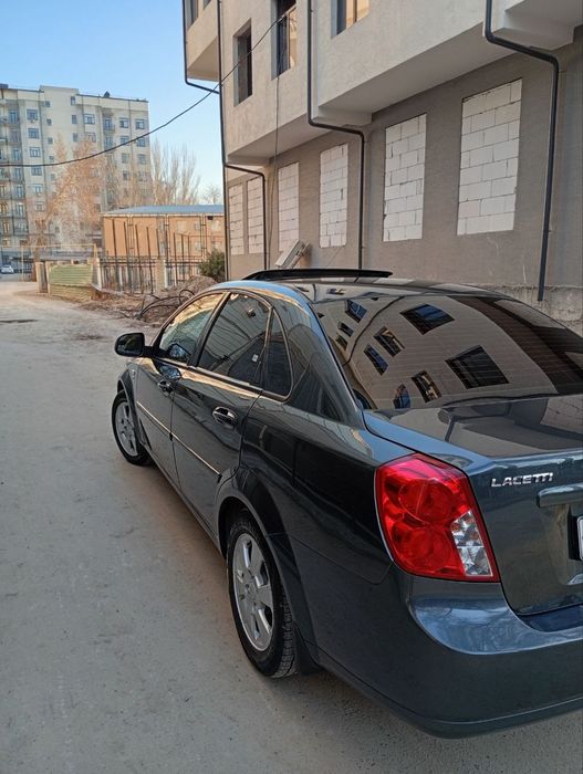 Gentra sotiladi 3 pozitsiya avtomat sotiladi