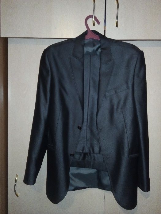 Продам костюм мужской