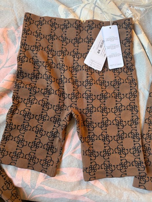 Спортен клин guess