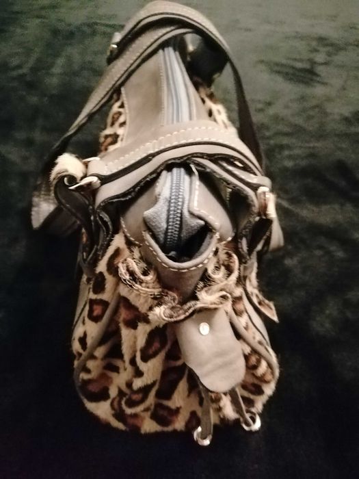 Valentino- дамски чанти от естествена кожа