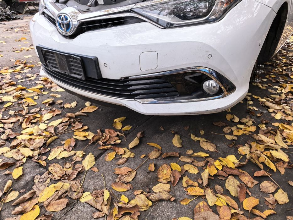Предна броня за Toyota Auris II facelift