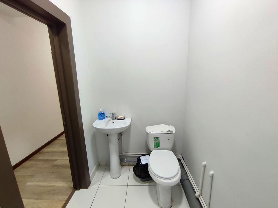 18 y.e. dan ofis ijaraga beriladi (AX)