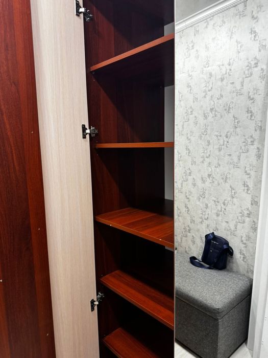 Продам шкаф и прихожую