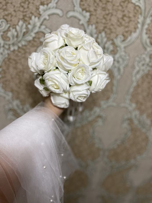 Свадебный букет и фата