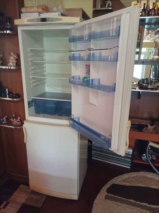Vând combina frigorifica Gorenje