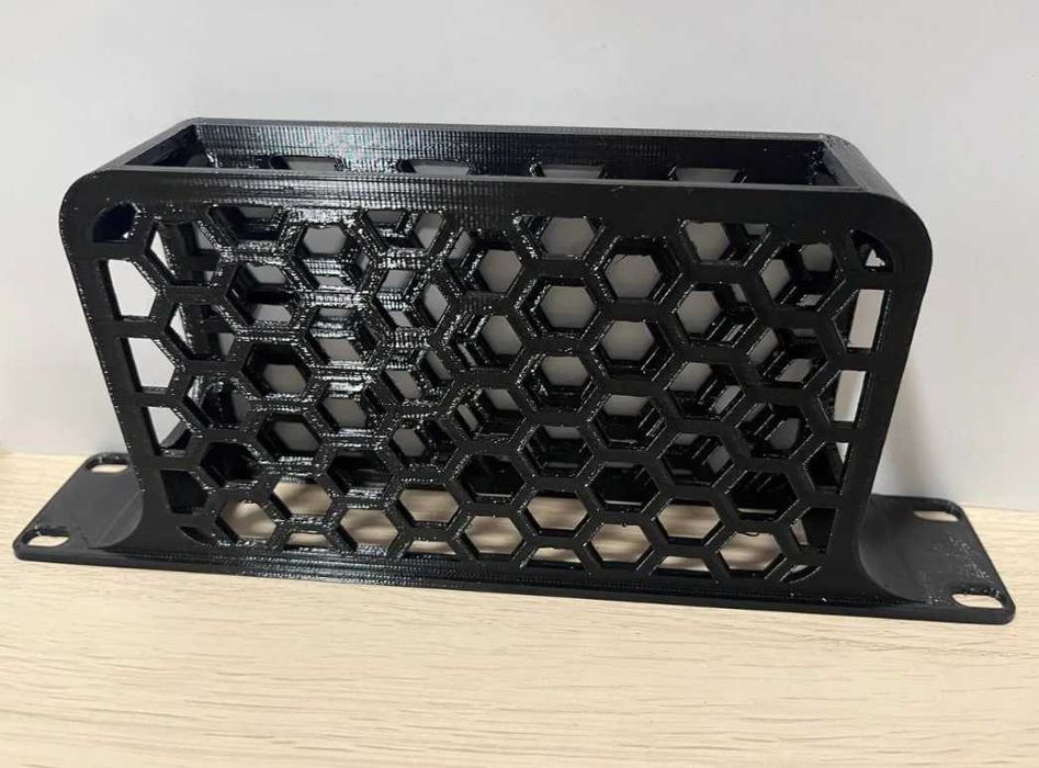Ubiquiti Unifi USW-Lite-8 PoE 10-inch rack mount