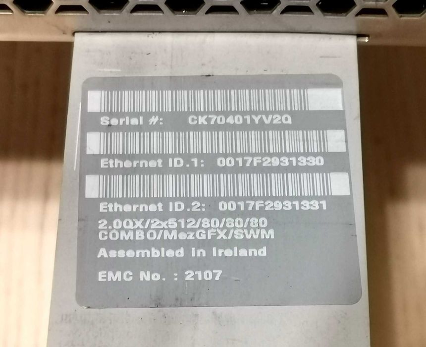 Server Apple Xserve Xeon 2.0 Quad Core A1196 EMC 2107 cu 4 Gb ram