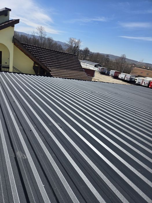 Firma autorizată – Executăm toate felurile de acoperișuri și mansarde