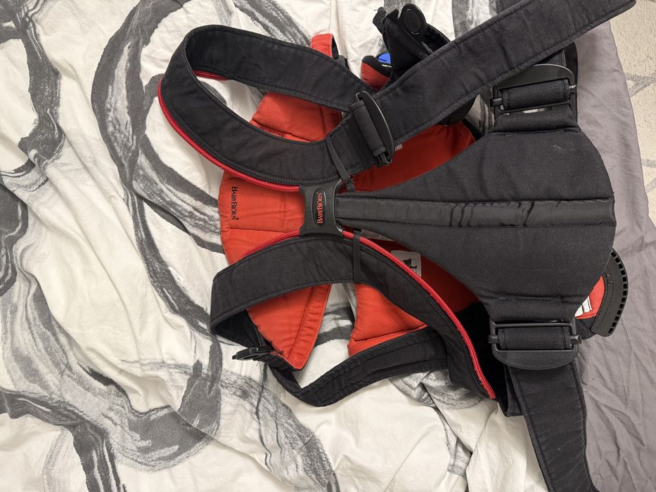 Продавам кенгуро babybjorn и Chicco
