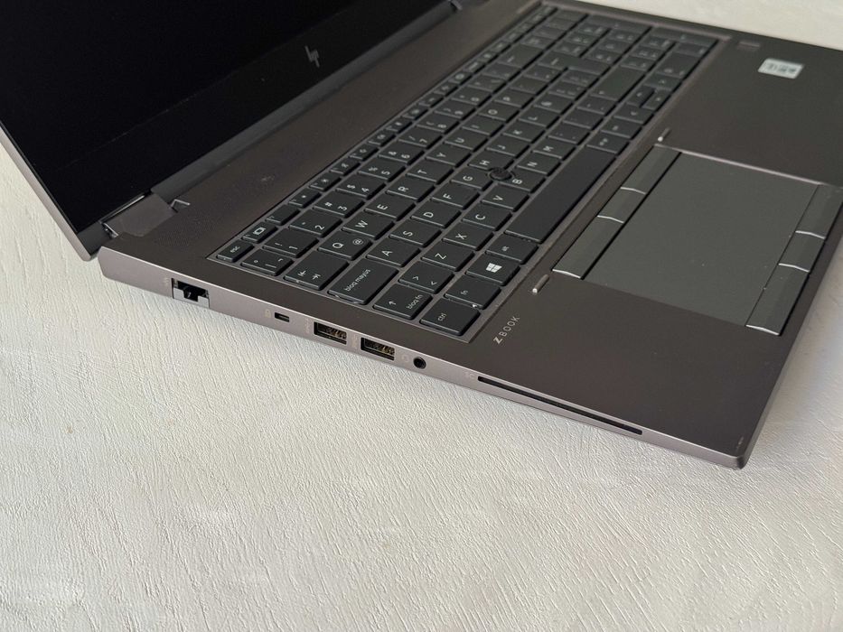 HP ZBook Fury 15 G7 i7-10850H Quadro T1000 16gb 512 m.2