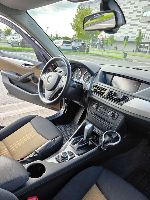 BMW X1 xDrive20d X-Line – 177 CP – Automat – Bi-Xenon - Navigație mare