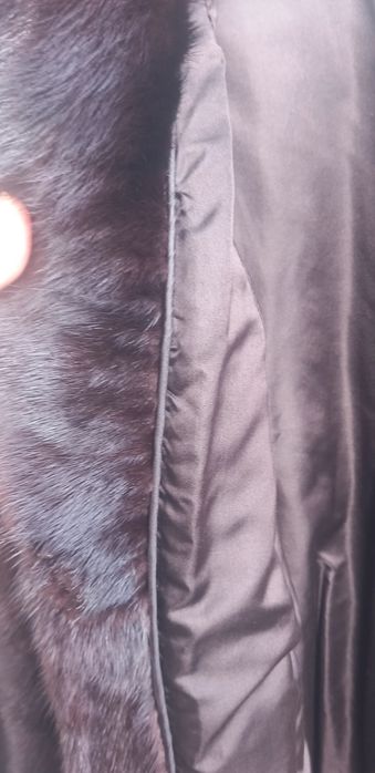 Haină vizon neagră cu reflexe  maro lunga 110cm
