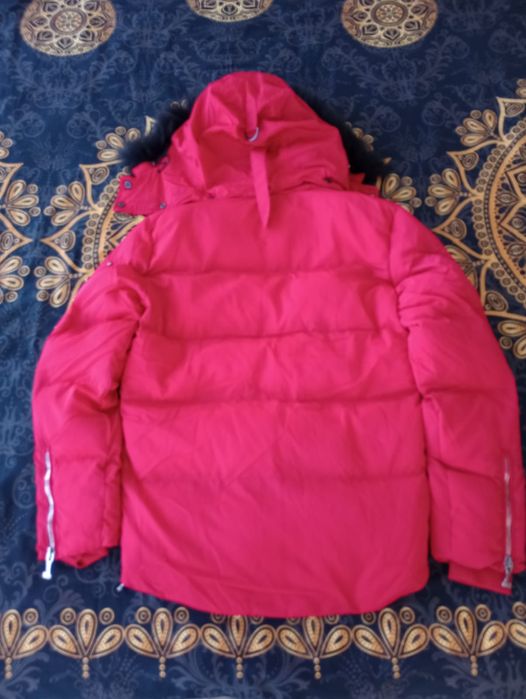 Продавам чисто ново яке