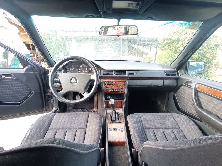 Mercedes Мерцедес  w124 200e 122к.с на части.