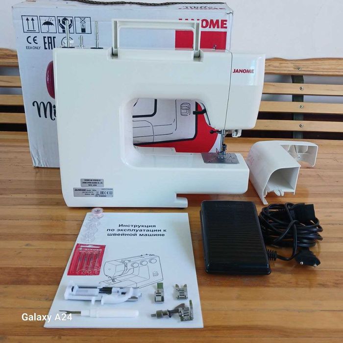 Janome Milla(Япония). Год гарантии/Металл/Комплект.