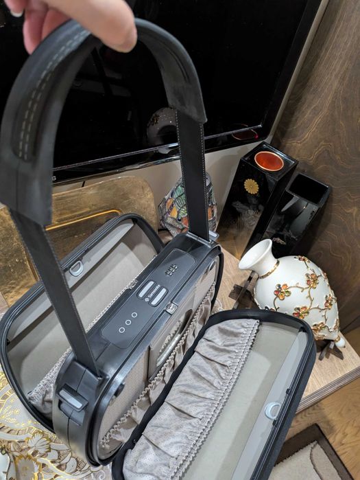 Козметичен куфар "Самсонайт"