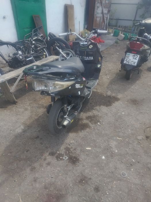 Продам скутер 150 кубов