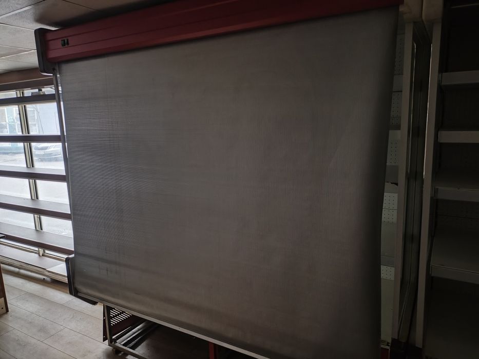 Мебели и  Витрини за Магазин