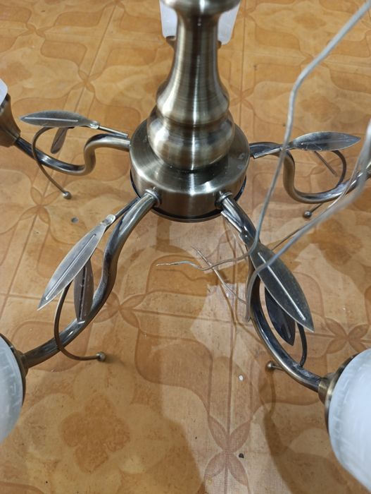 Люстра пятирожковая