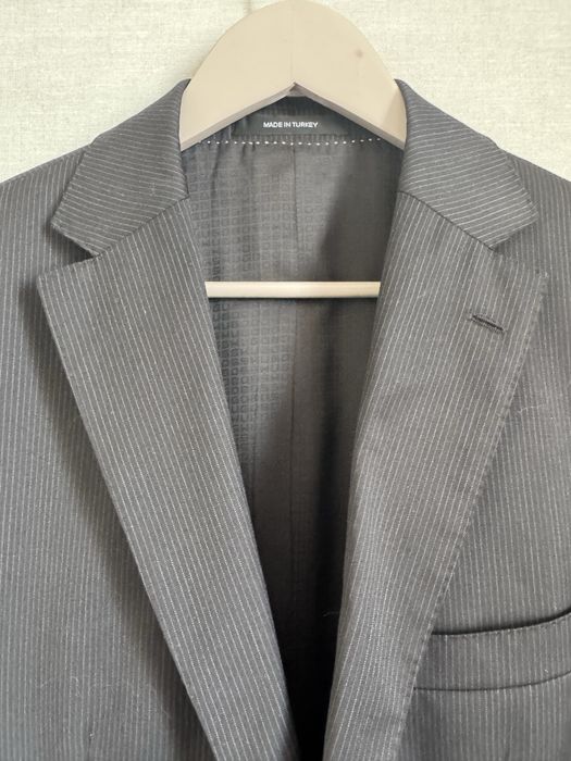 Костюи Hugo Boss