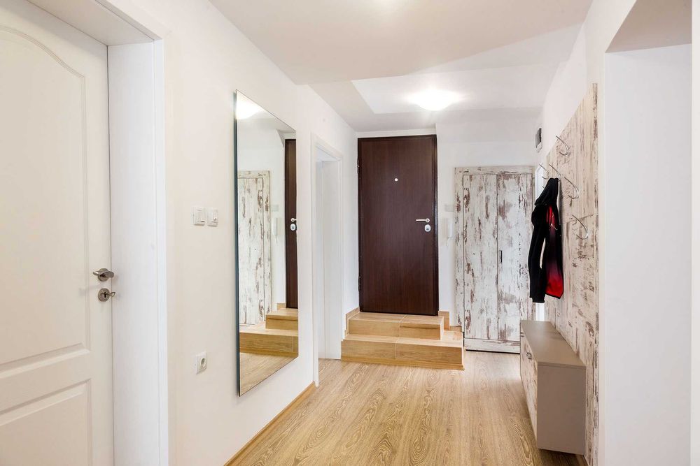 Дава се под наем Етаж от къща в Пловдив, Център - 180 кв.м за 918 € - Снимка #9