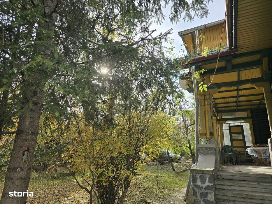 Breaza, Casa de vanzare, 7 camere, teren, livada 3800m², zona centrala