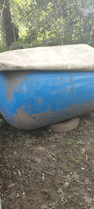 Продам . Вакуумный бак