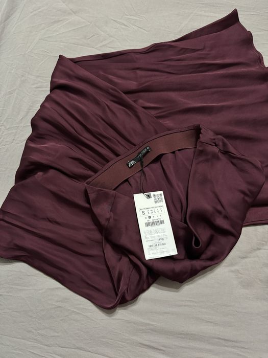 Юбка Zara с этикеткой
