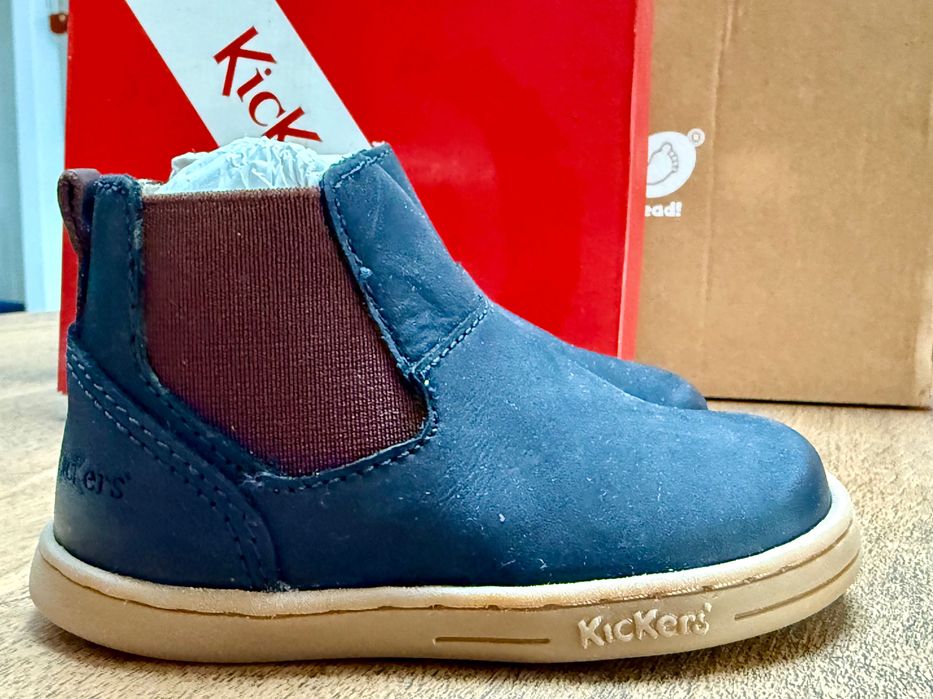 Чисто нови детски боти Kickers