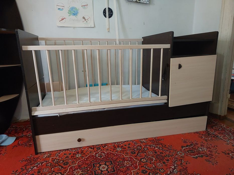 Детская кроватка
