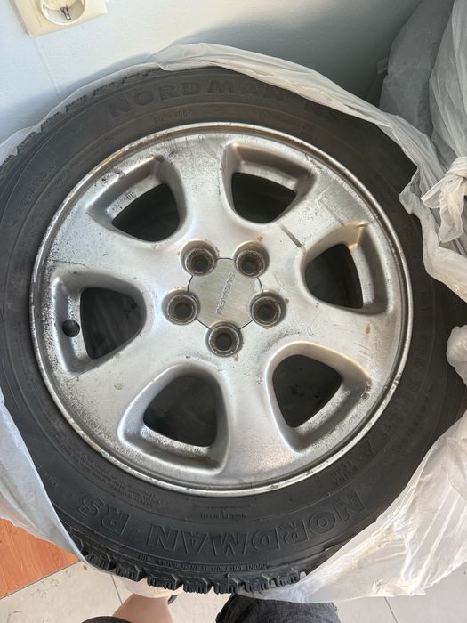 Продам диски с зимней резиной 185/65/15