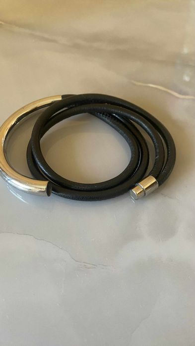 Стоманена гривна с кожени елементи