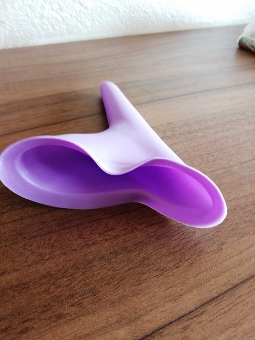 Dispozitiv palnie ptr urinat din picioare potrivit femei minione