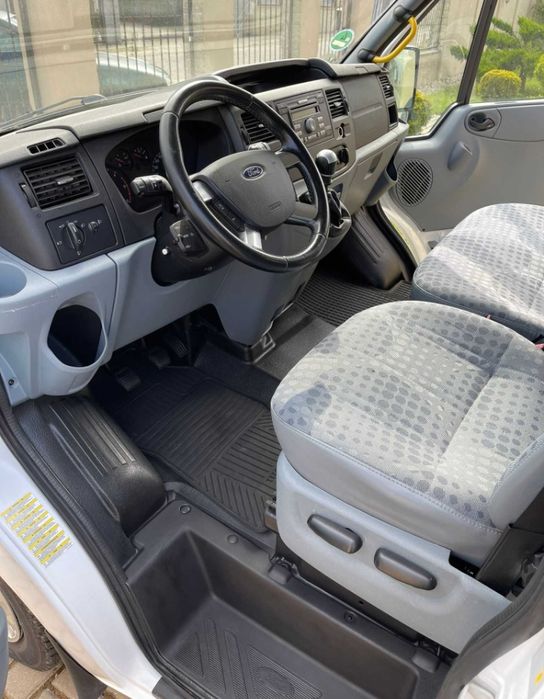 Ford Transit 8+1