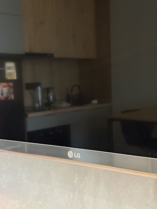 Телевизор LG 42LM670T-ZA