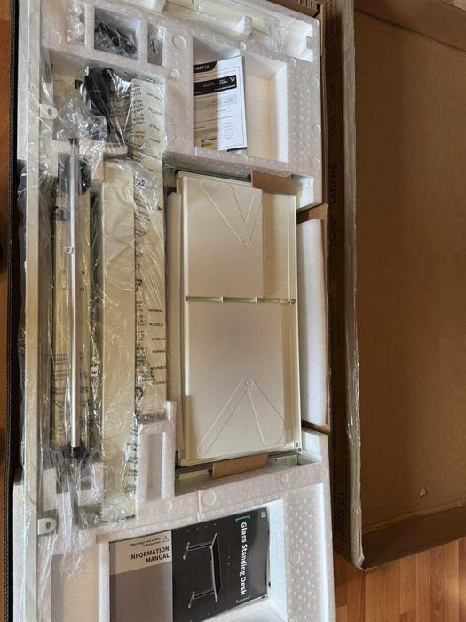 Електрическо бюро OffiGo с регулируема височина, чекмедже и USB – розово