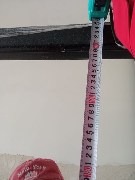 Продам входную металлическую дверь