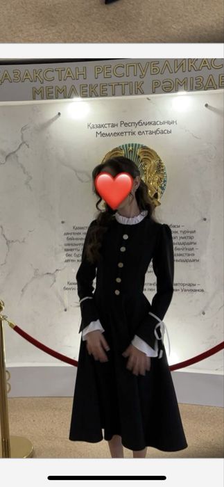 Продам платье миди длины