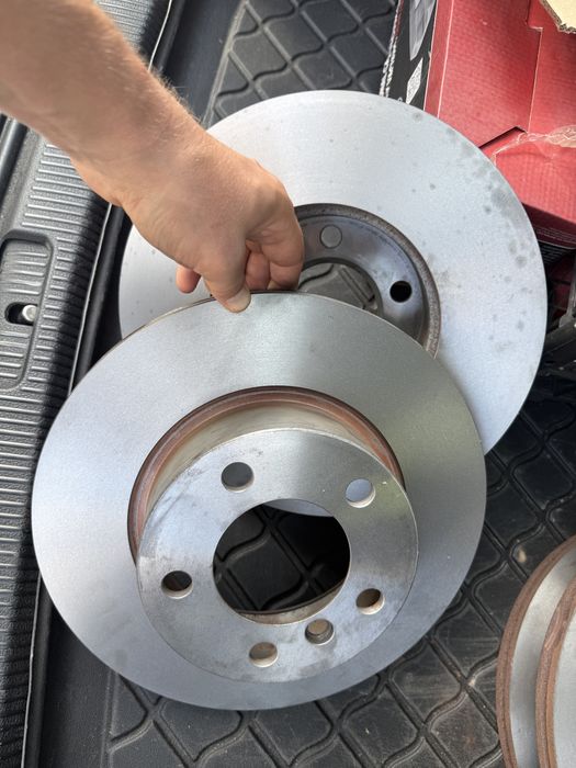 Discuri frana fata BMW 320 F30 E90