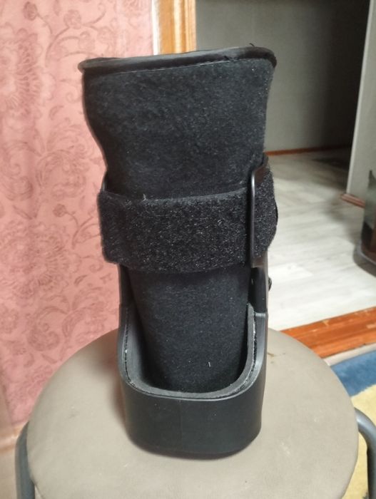 Продам голеностопный фиксатор