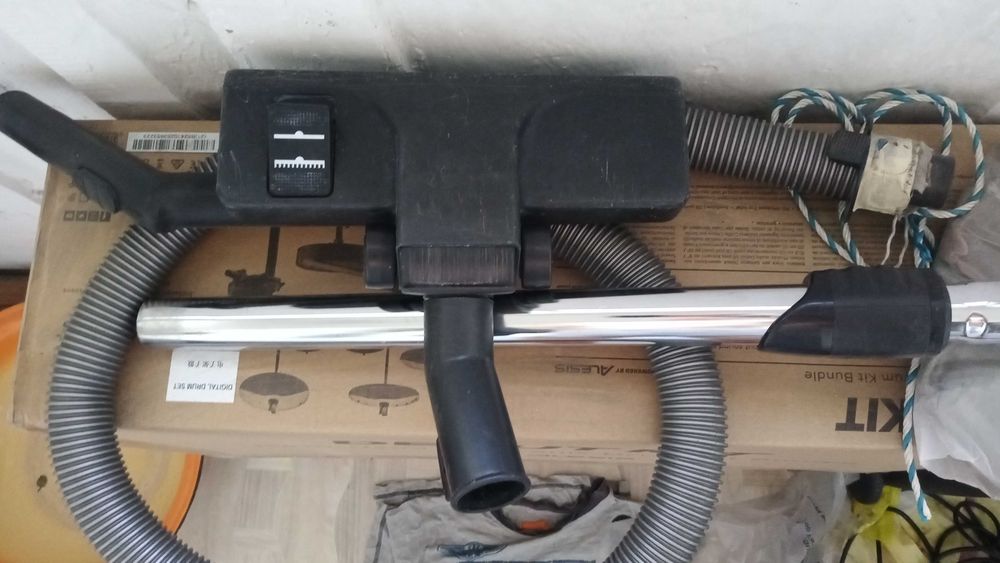 Пылесос Самсунг 1500 W модель VC-6015V